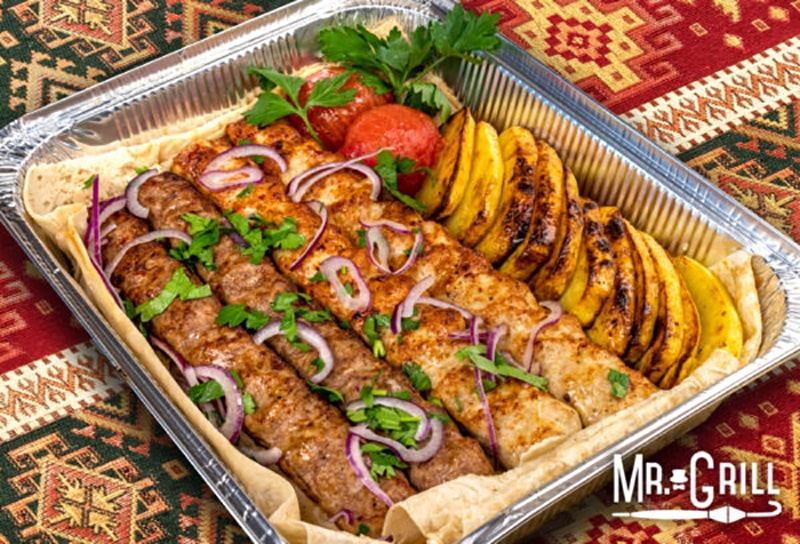 Сет из куриного и говяжьево кебабов